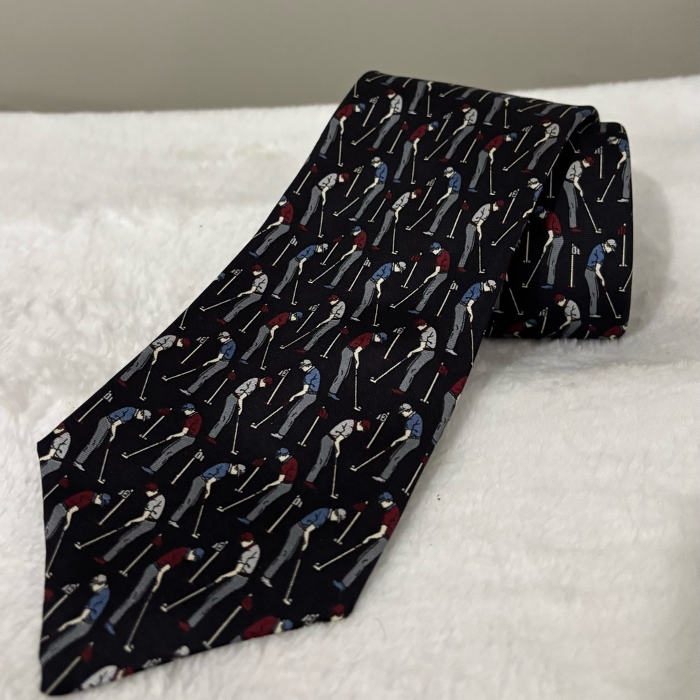 JT Beckett Stylish Black Golf Pattern Tie